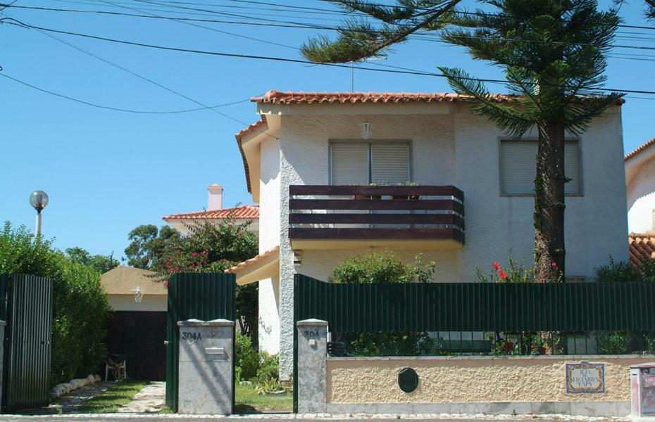 Traditional Villa In S Pedro , Estoril Alapraia Экстерьер фото